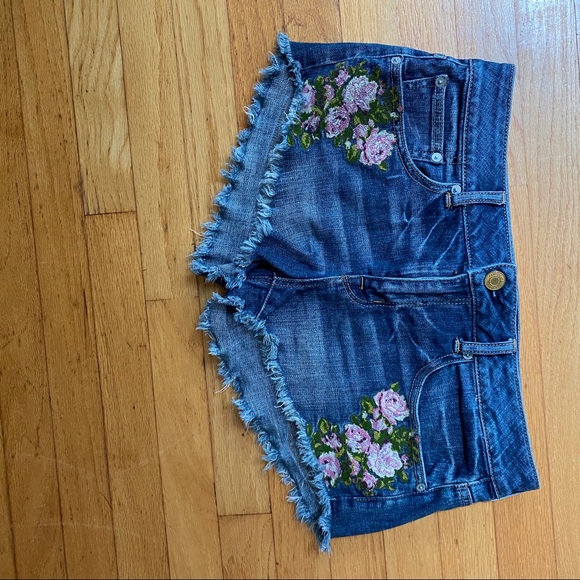 American Eagle cut off shorts size 8 - Picture 2 of 5